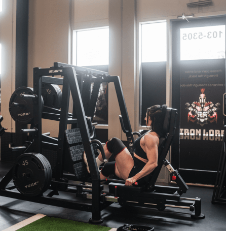 Atlantis plate loaded commercial strength machine